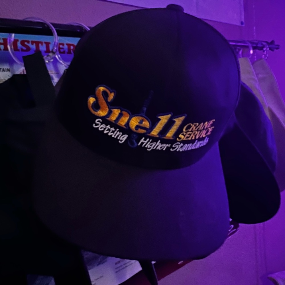 Black mesh snap back